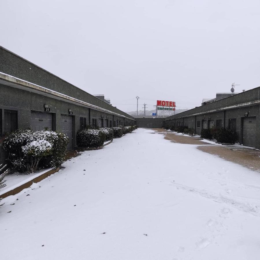 Motel Emporio Cabezón de Pisuerga Εξωτερικό φωτογραφία